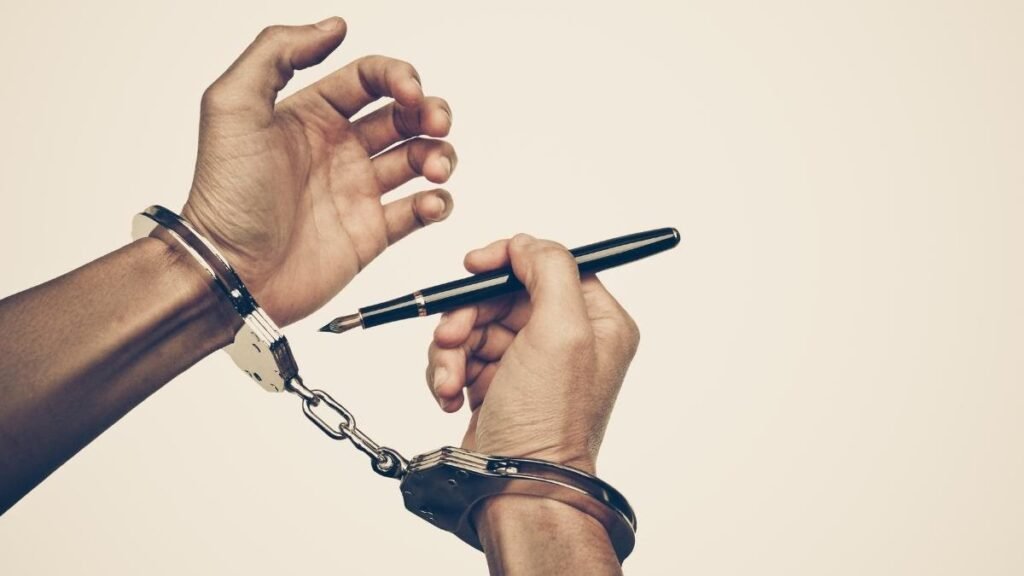 Why Growing Rot in Today’s Journalism ?