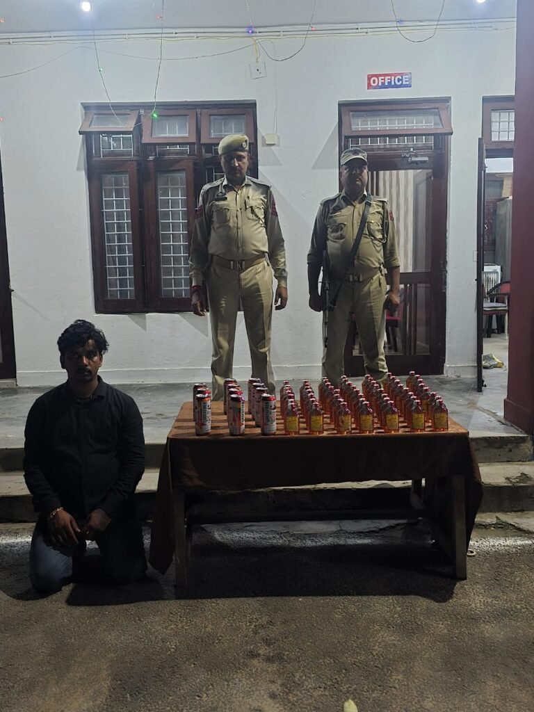 PP Sainik colony seizes illicit liquor consignment