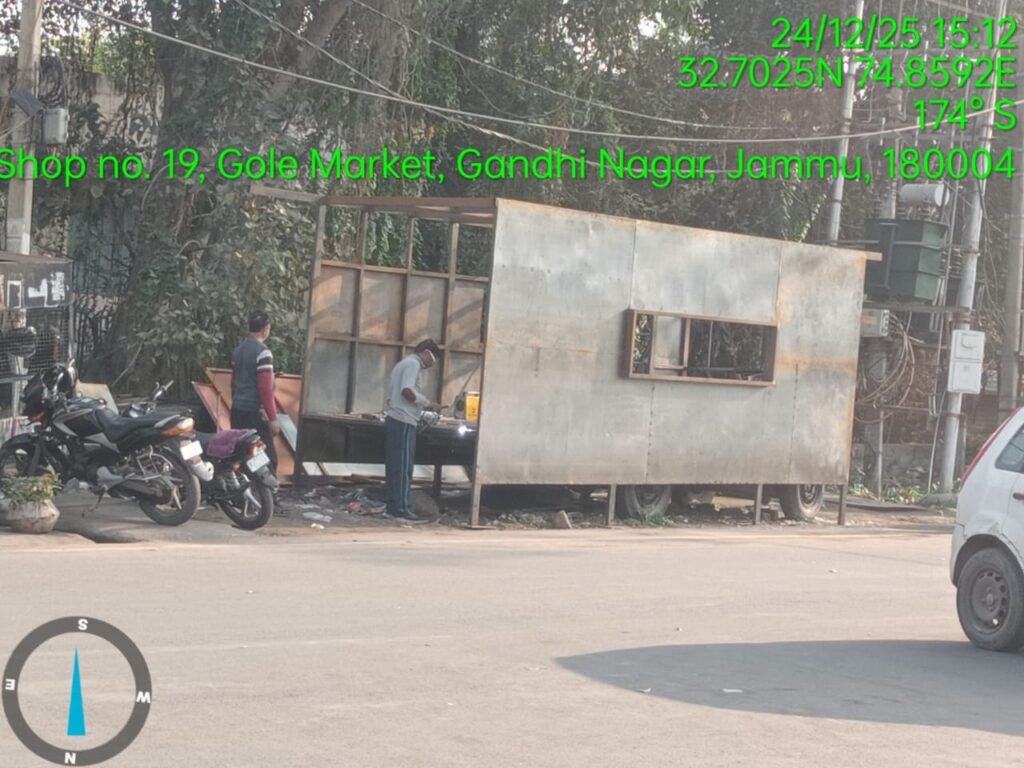 Footpaths on Sale-II : Iron Kiosk Defies JMC drive