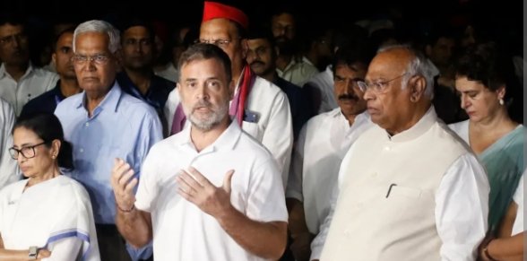 INDIA Bloc Marches Towards SC Over Voter Roll Revision